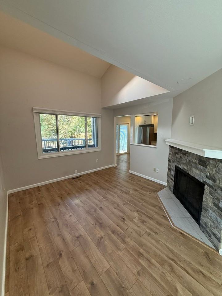1535 Harrison Ave - Photo 4 of 25