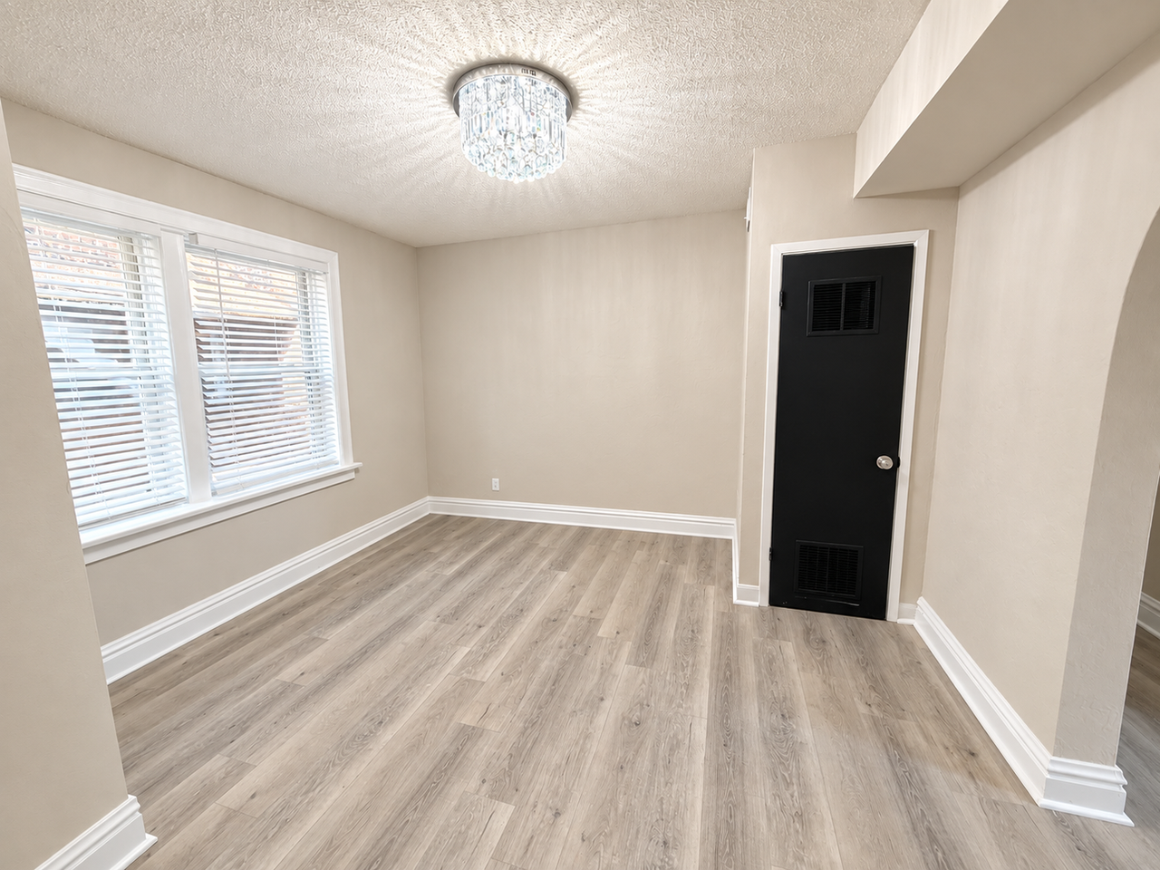 7551 - 7555 Byron PL - Photo 6 of 12