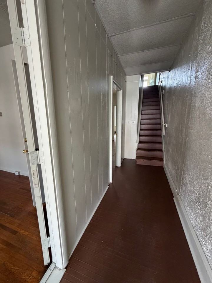 274 W Jackson St - Photo 3 of 17