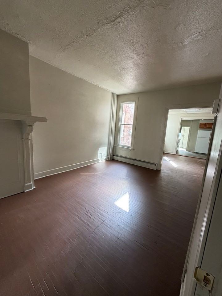 274 W Jackson St - Photo 4 of 17