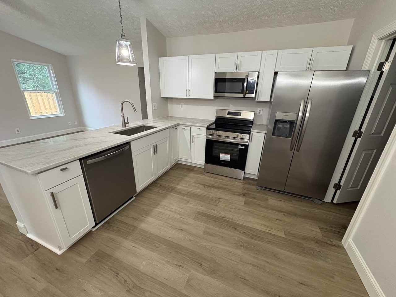 1859 Maroon Dr - Photo 6 of 15