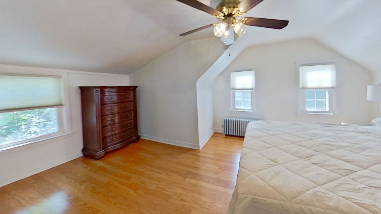 1327 Hill St - Photo 6 of 11