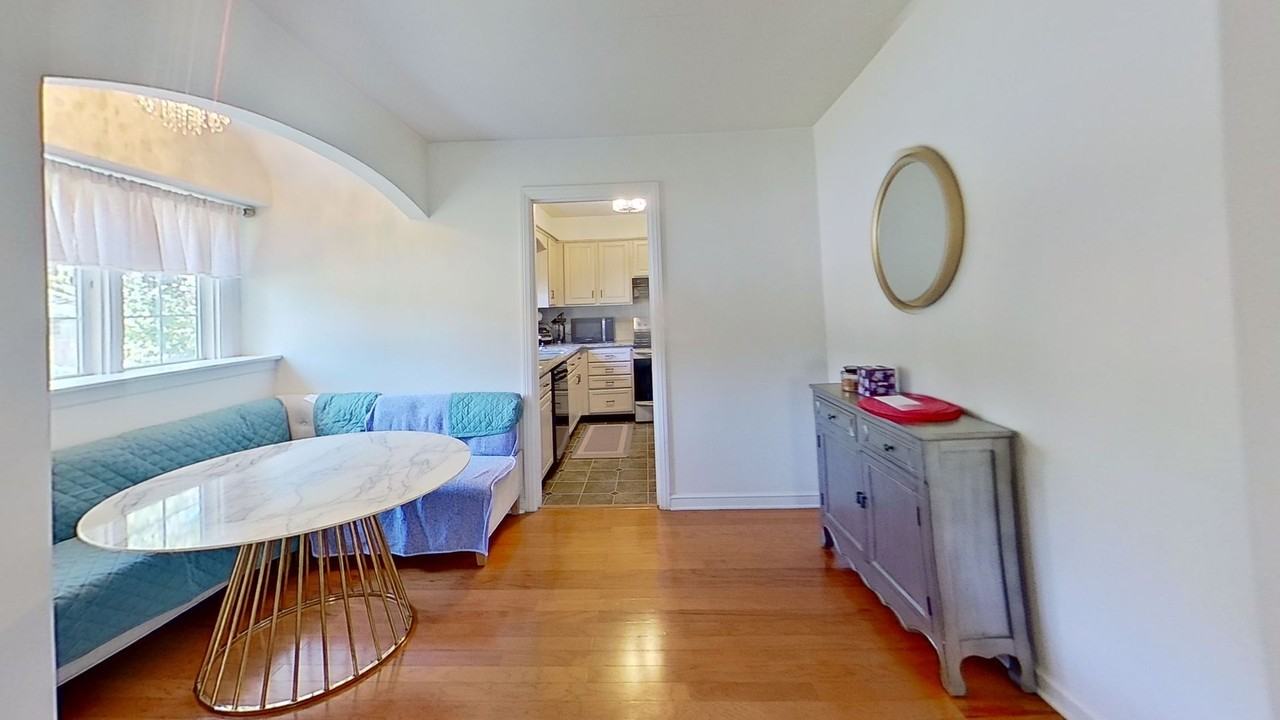 1327 Hill St - Photo 7 of 11