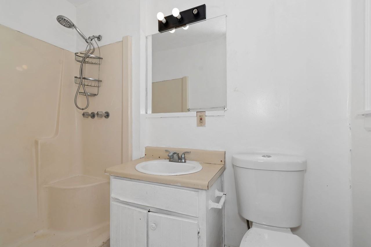 4216 Rue Antoinette - Photo 4 of 32