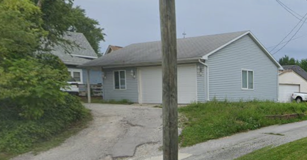 640 S Bell St - Photo 2 of 2