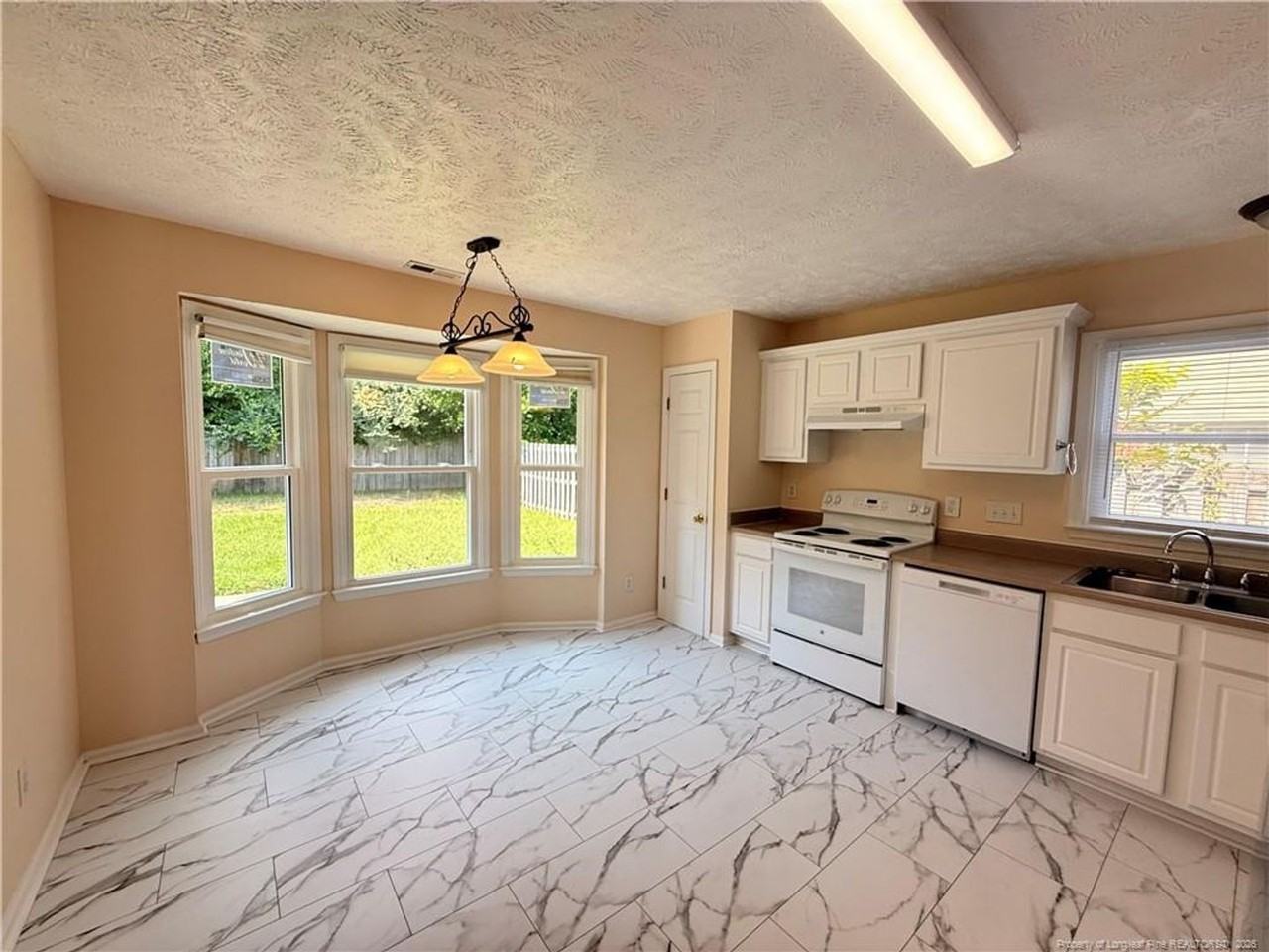 7229 Tollhouse Dr - Photo 4 of 15