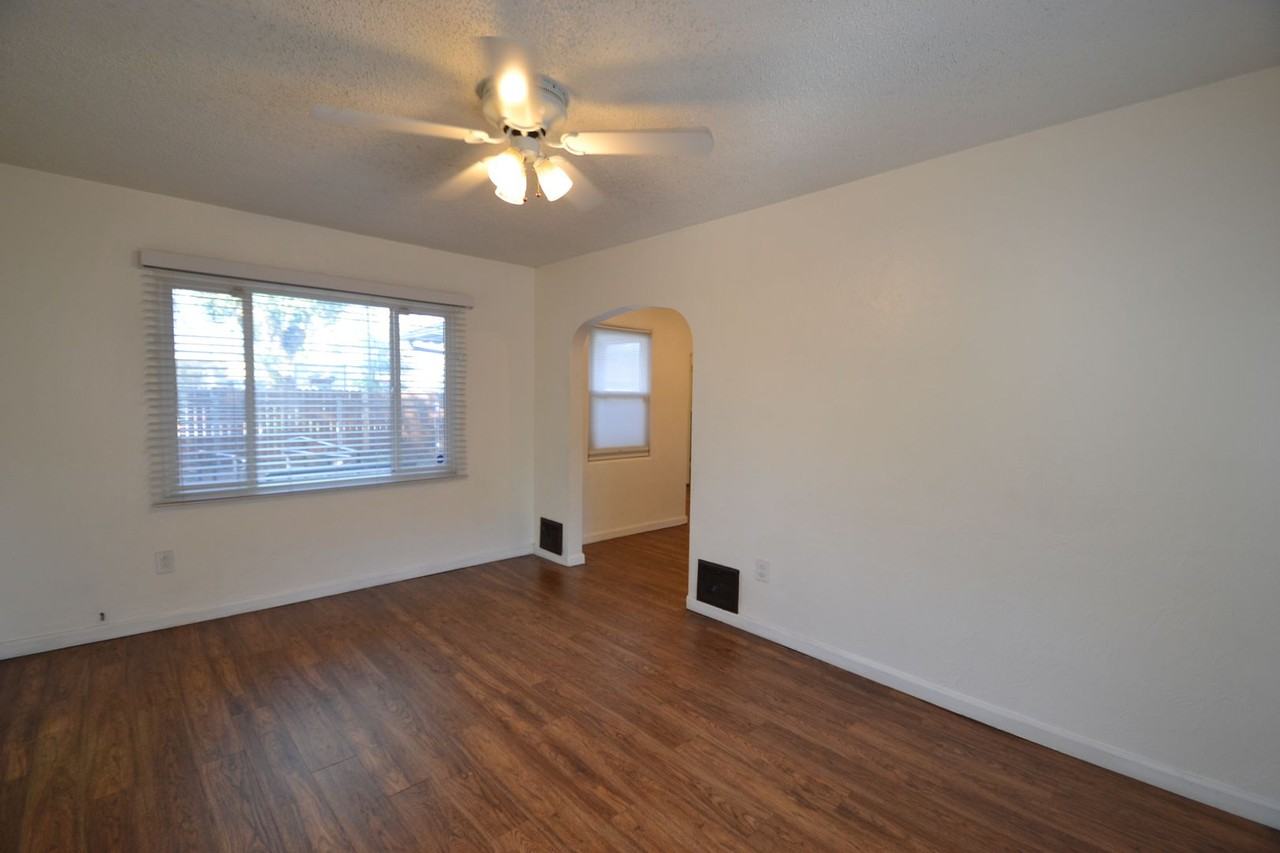 322 Park Ln - Photo 2 of 13