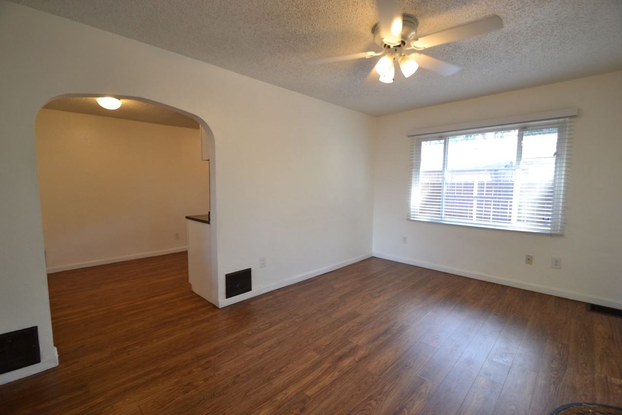 322 Park Ln - Photo 3 of 13