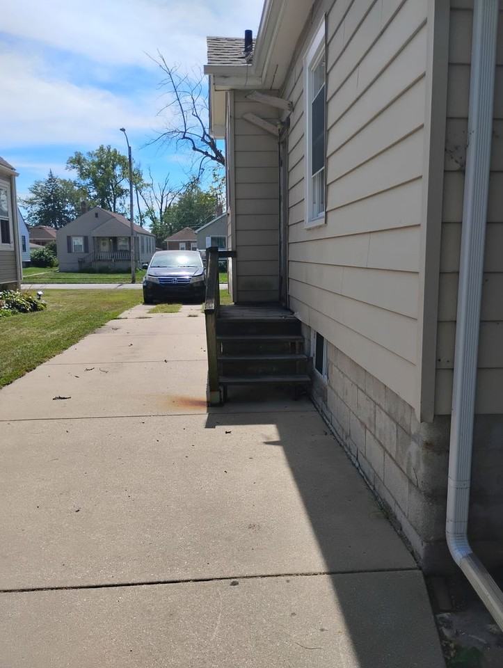 3125 Kenwood St - Photo 4 of 21