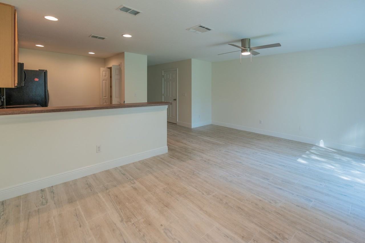 4084 Pitch Pine Cir - Photo 7 of 25