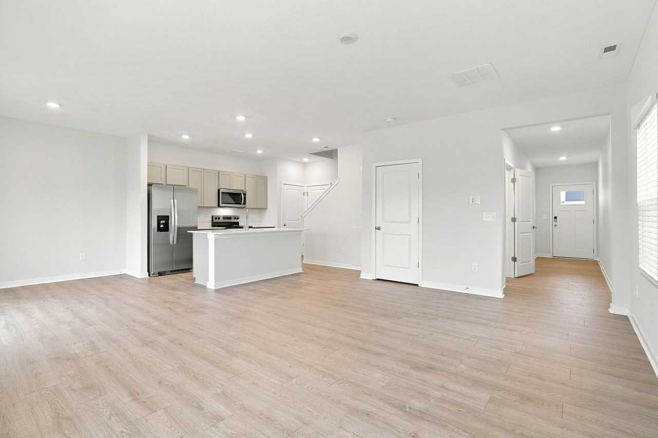 6305 Marinelli Dr N - Photo 3 of 10