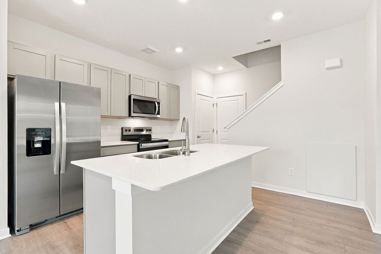 6305 Marinelli Dr N - Photo 5 of 10