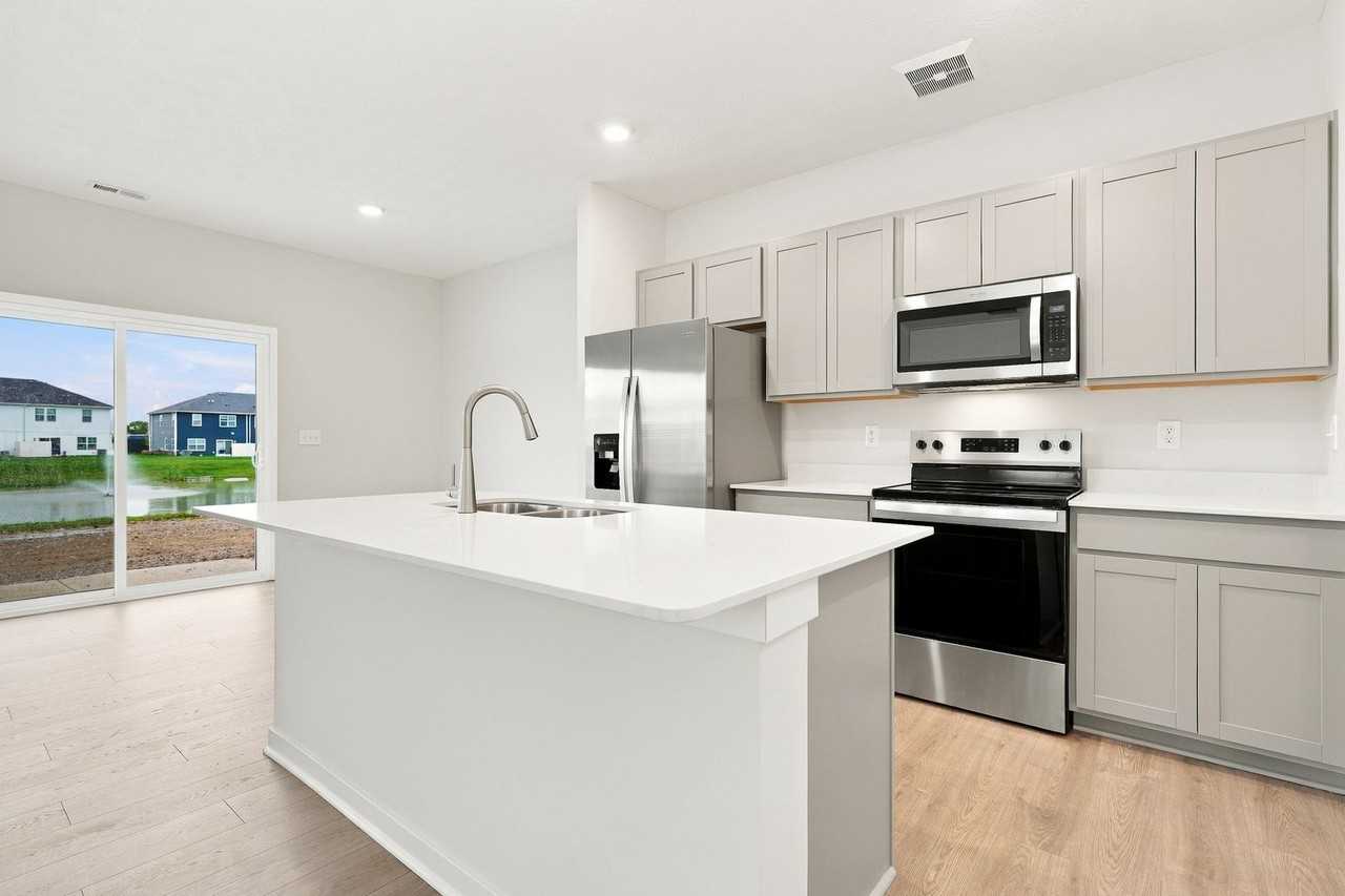 6305 Marinelli Dr N - Photo 6 of 10
