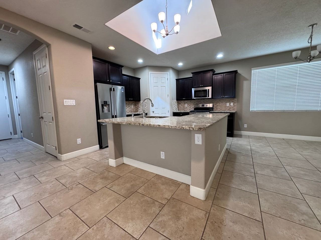 1504 Barbaro Dr Se - Photo 3 of 16
