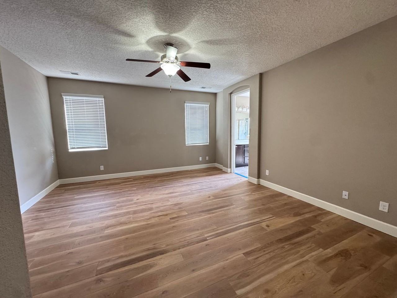 1504 Barbaro Dr Se - Photo 5 of 16