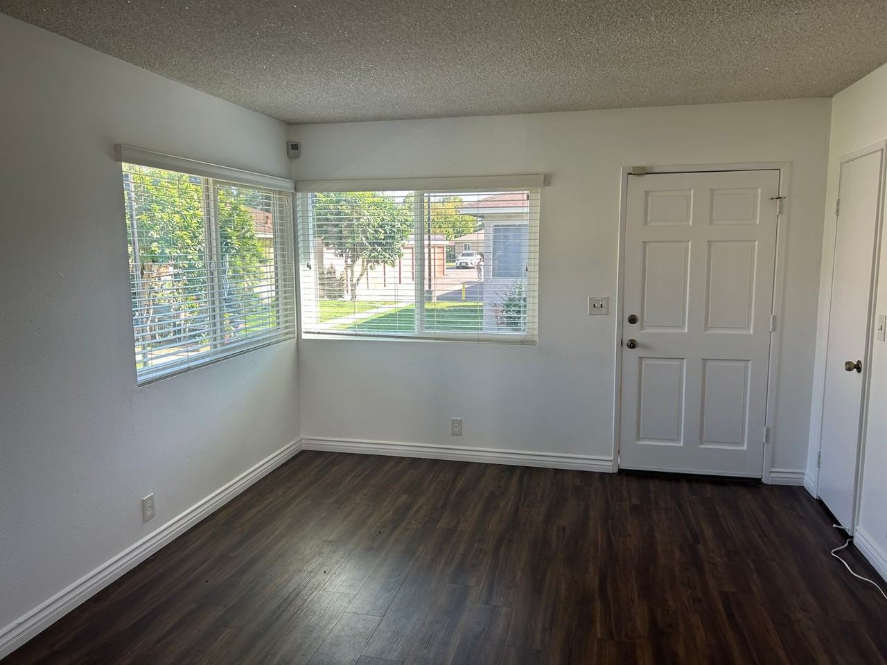 442 1/2 E 234th Walk - Photo 3 of 13
