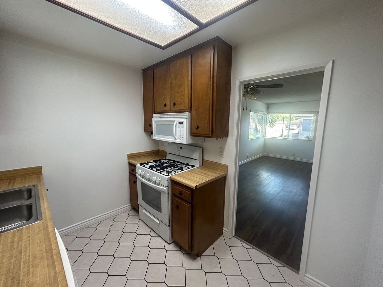 442 1/2 E 234th Walk - Photo 6 of 13