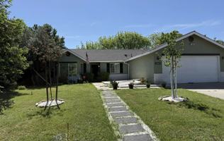featured image of 409 W Packwood Ave