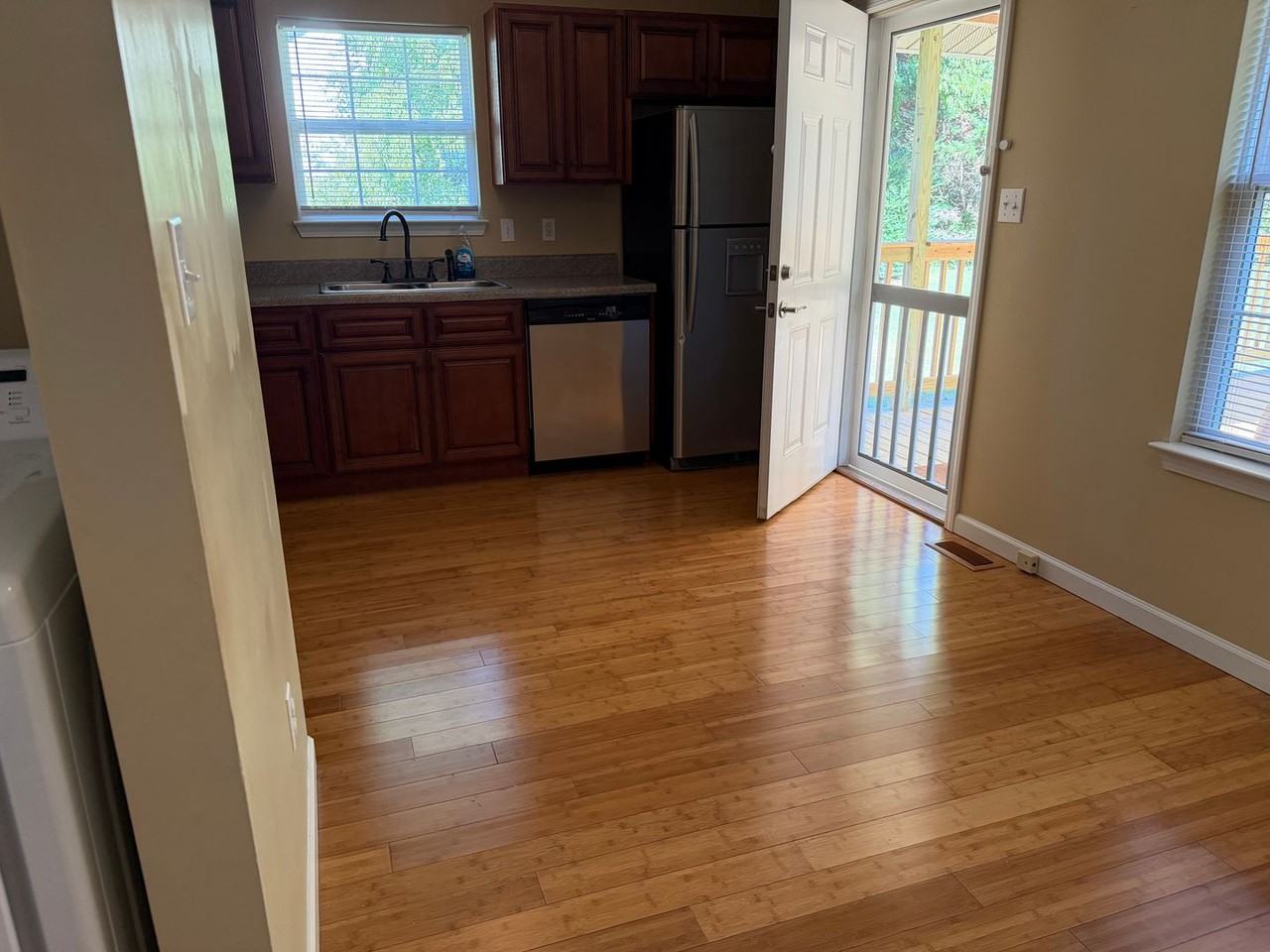 7063 Seaver Dr - Photo 4 of 14