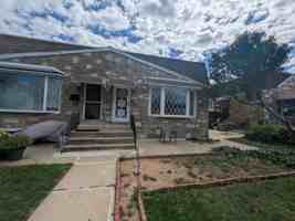 featured image of 8637 Agusta St