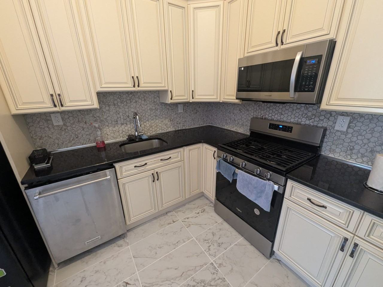 8637 Agusta St - Photo 7 of 17