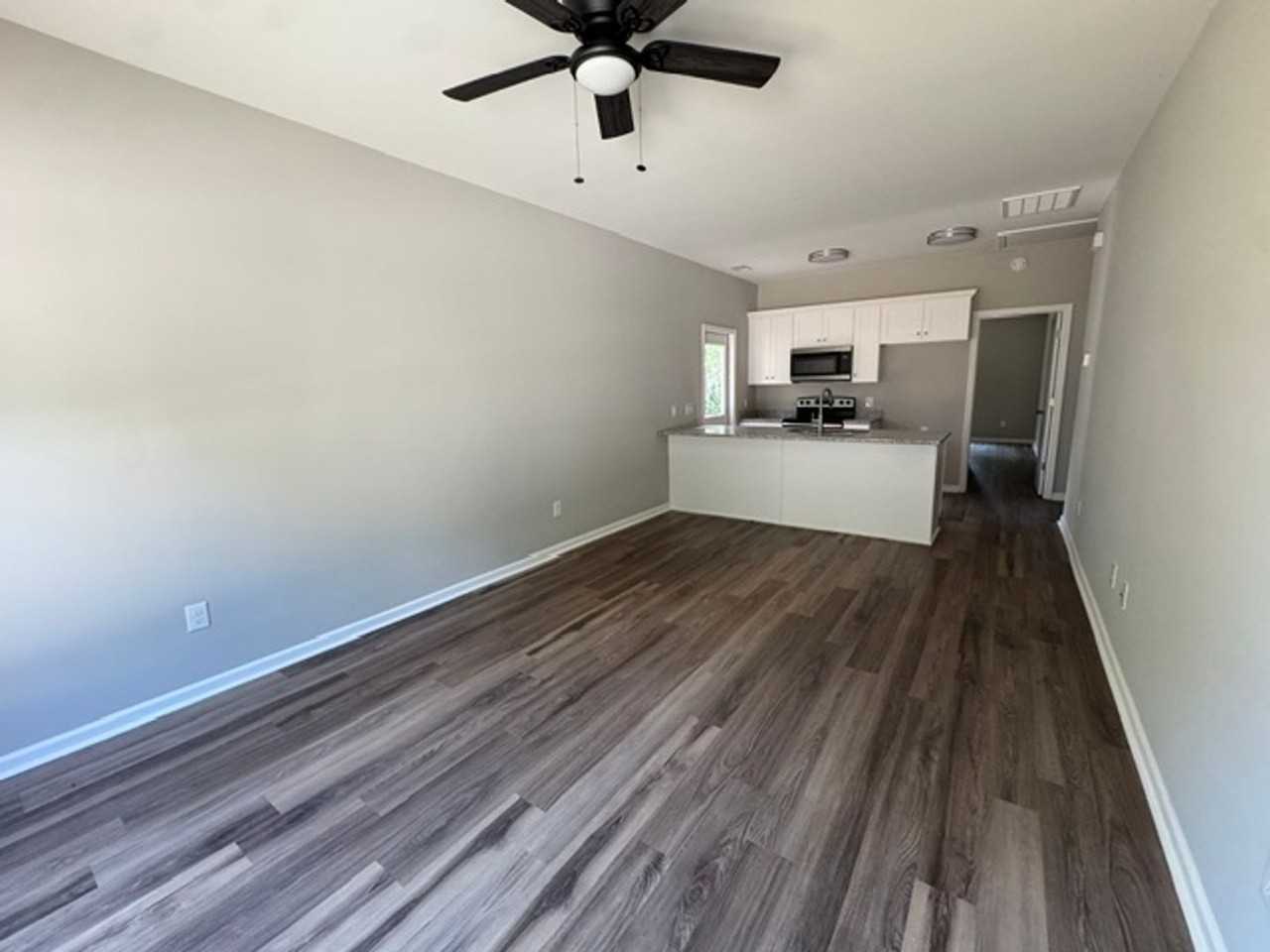 228 E Render St - Photo 2 of 11