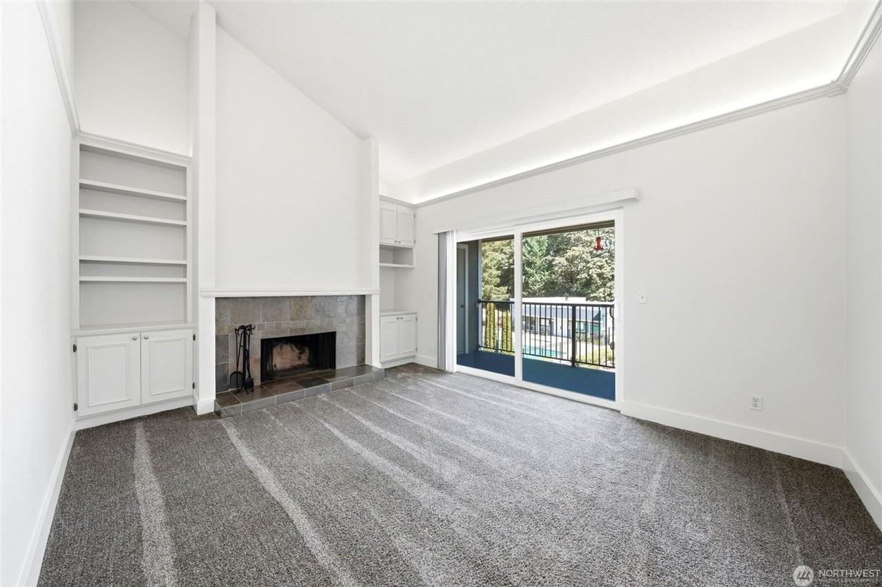 4641 W Lake Sammamish Pkwy Se - Photo 5 of 31