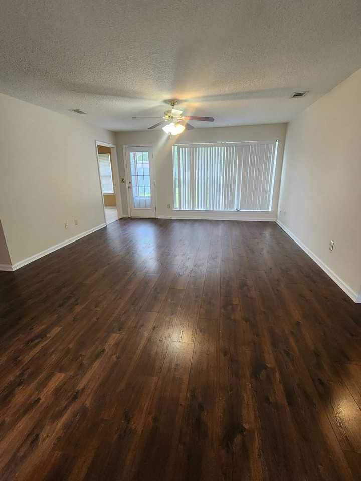 24 Idus Ln - Photo 3 of 28