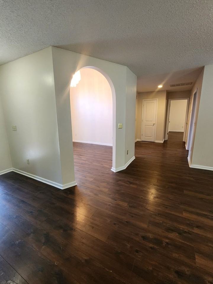 24 Idus Ln - Photo 6 of 28