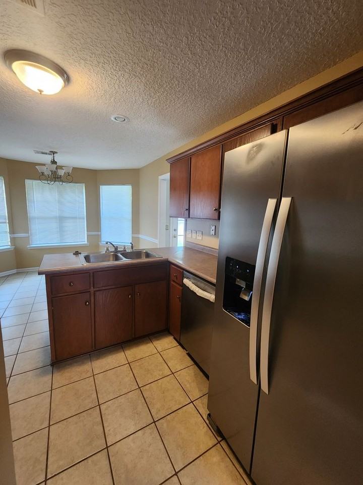24 Idus Ln - Photo 7 of 28