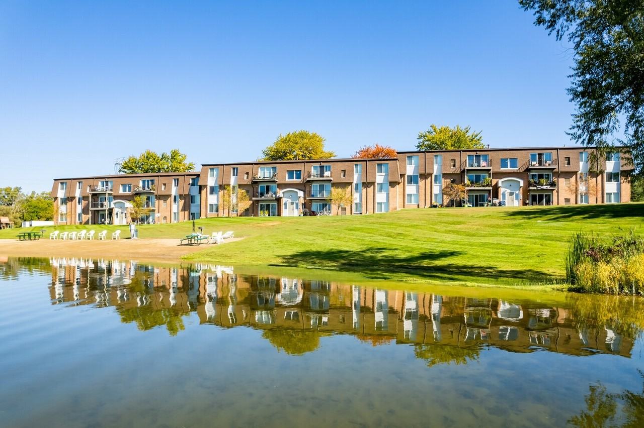 Greens Lake Apartments - Photo 5 of 35