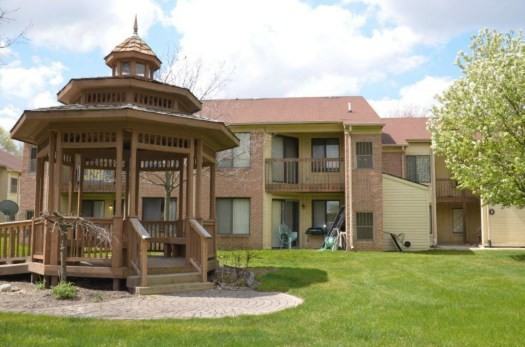 Warren Village Apartments - Photo 2 of 3