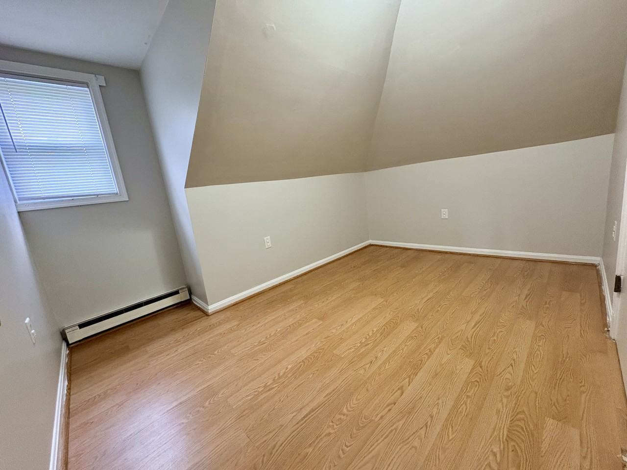 11689 Somerset Ave #4 - Photo 5 of 8