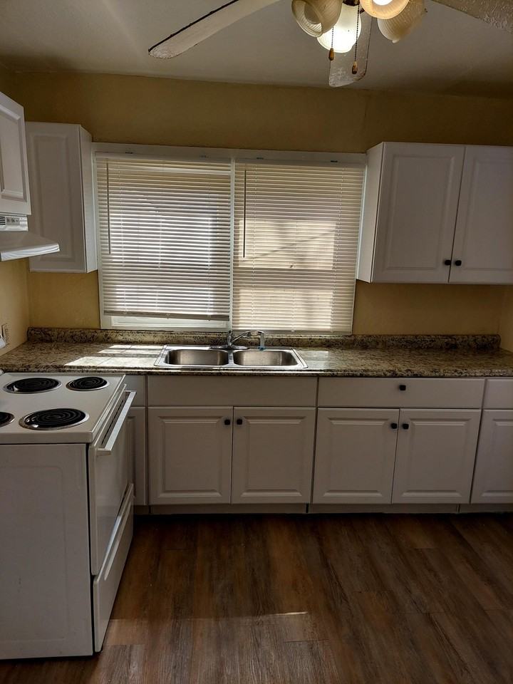 410 Hickory Chapel Rd - Photo 7 of 11