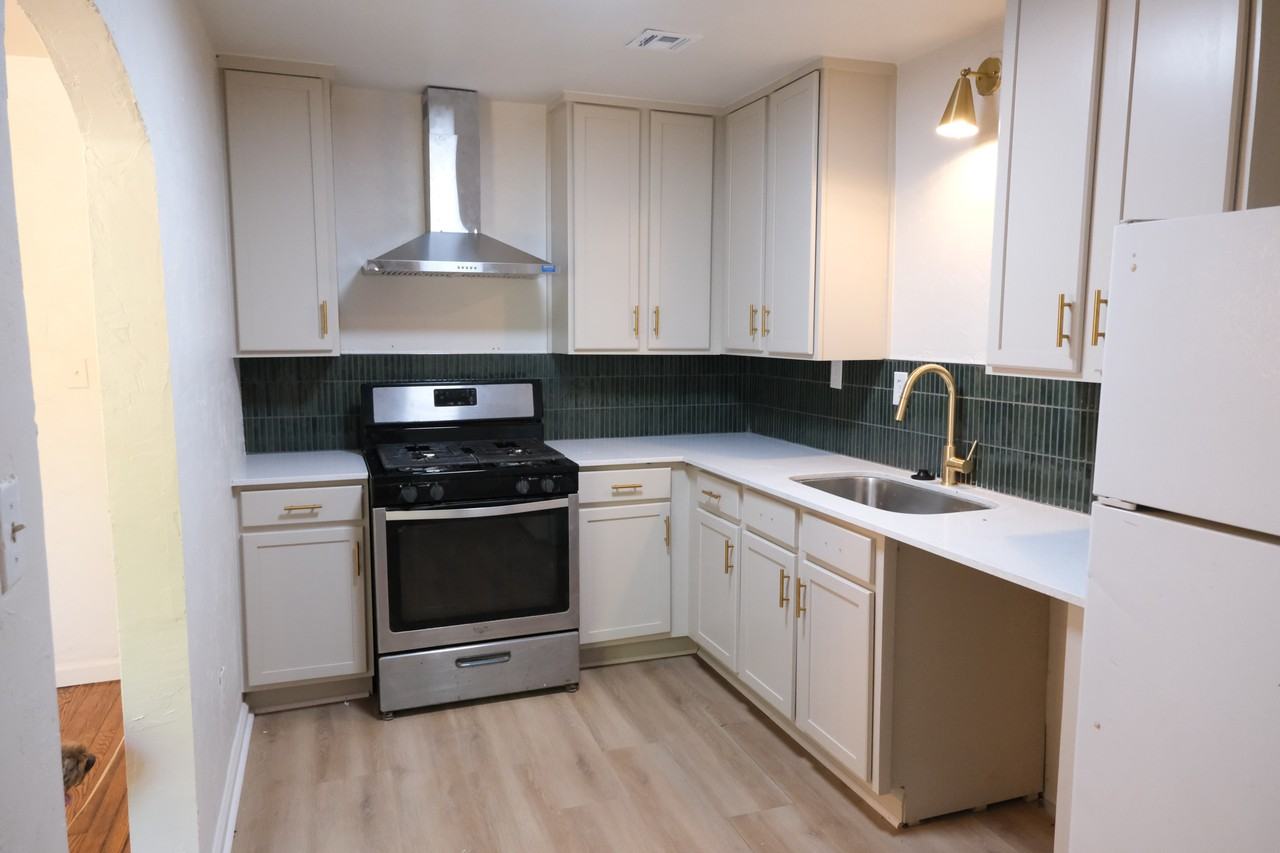 1537 Ne 20th St - Photo 4 of 14