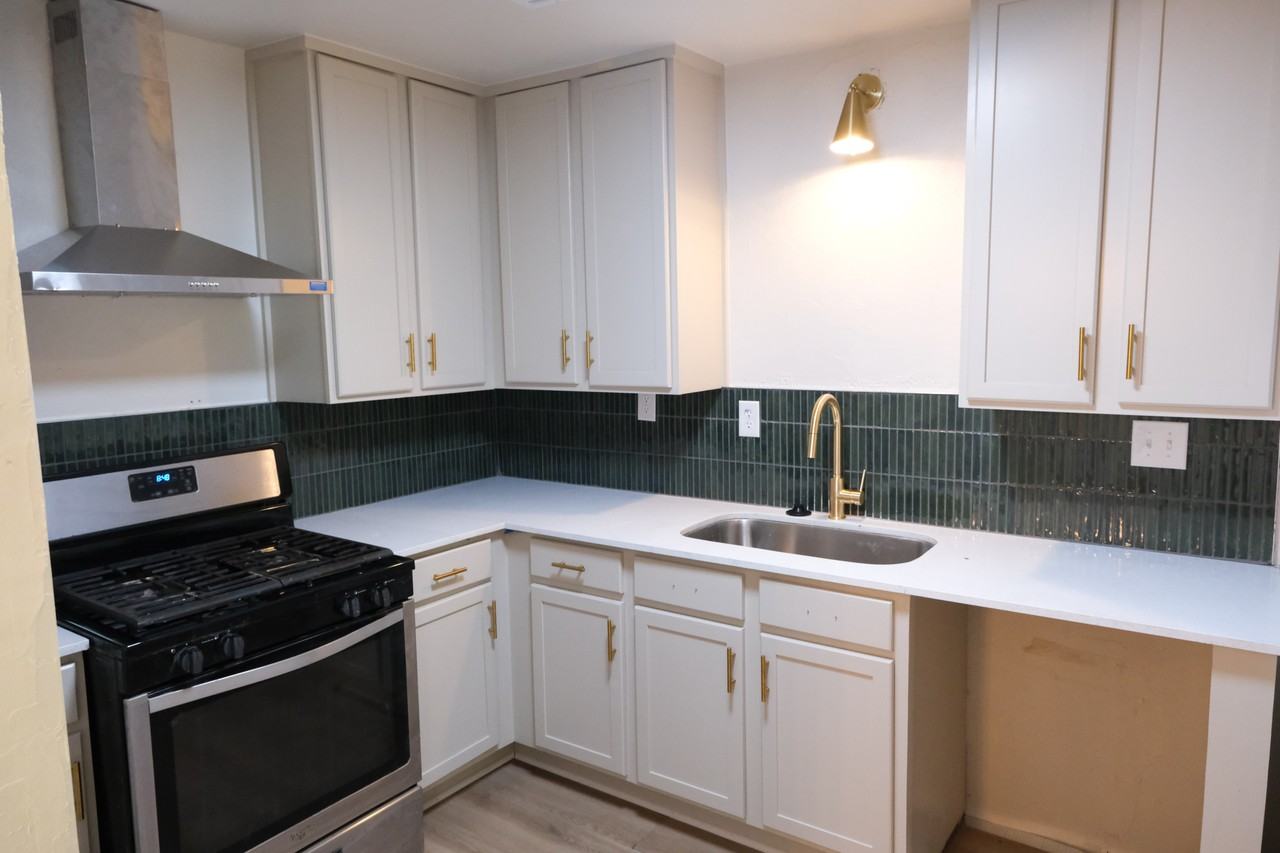 1537 Ne 20th St - Photo 5 of 14