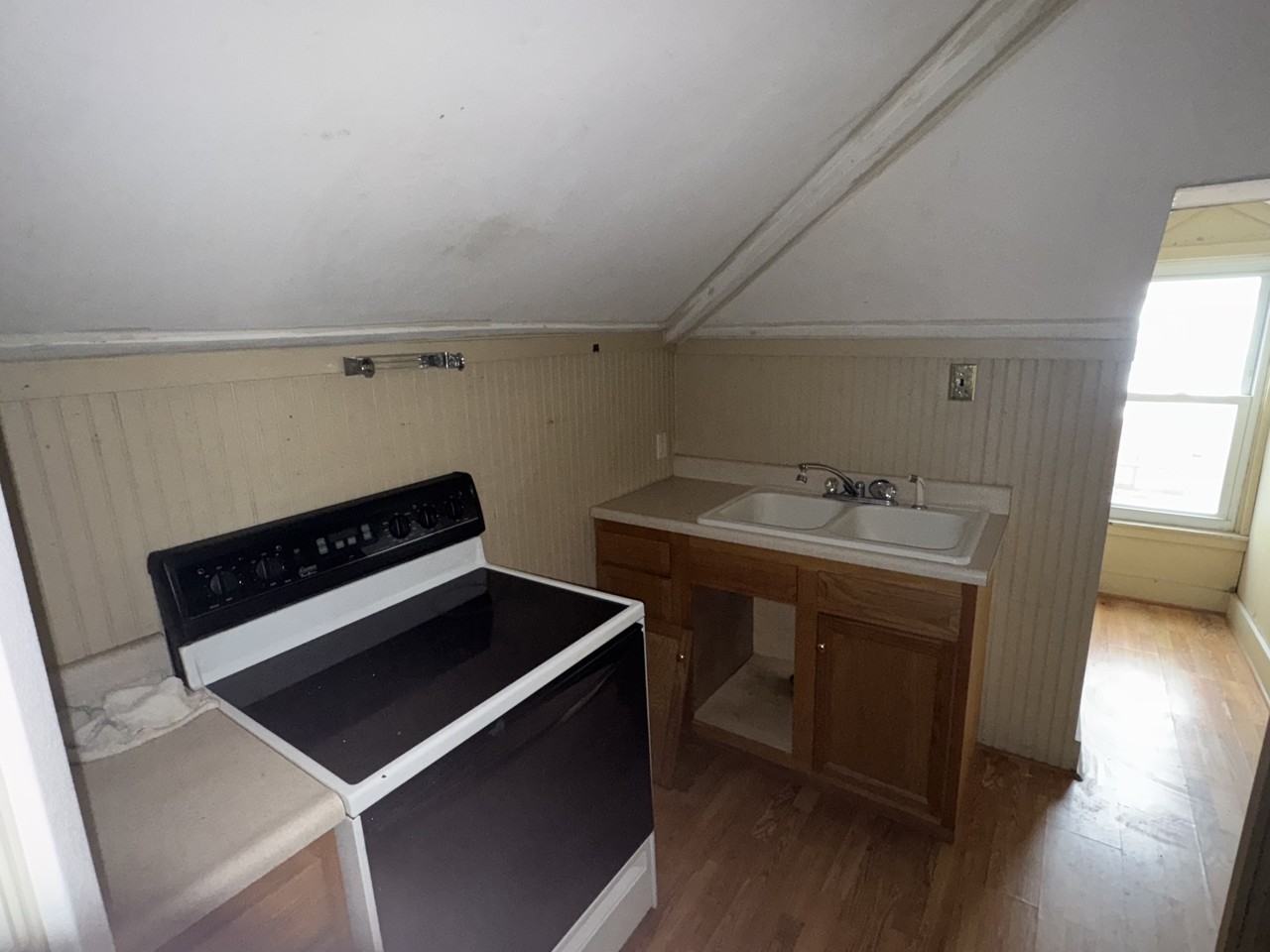 309 Walnut St #C - Photo 3 of 10