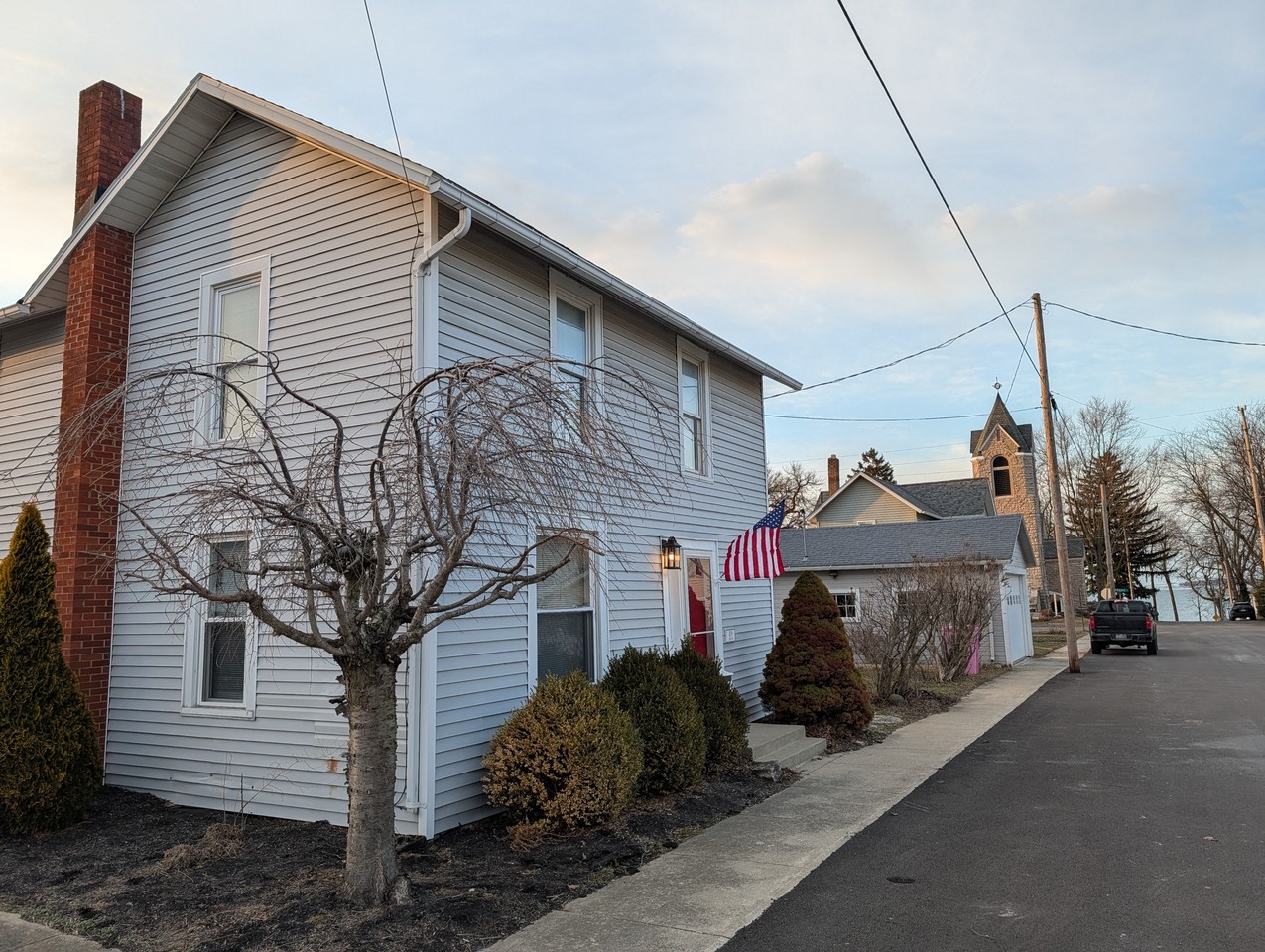 409 James St - Photo 2 of 11