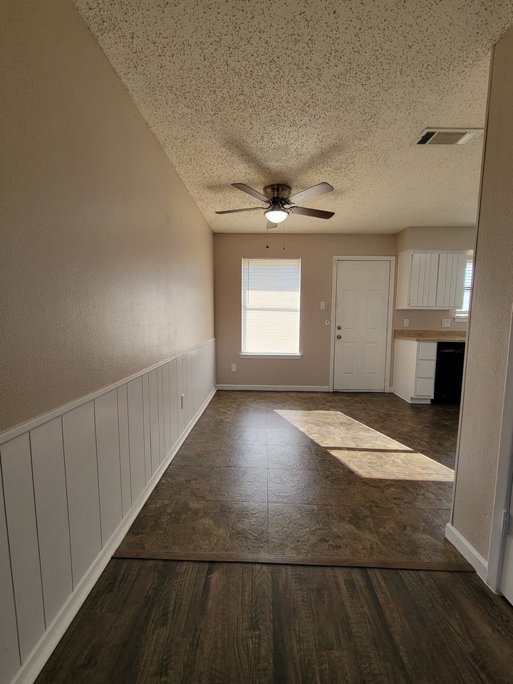 520 Signal Hill Ct S #522 - Photo 4 of 7