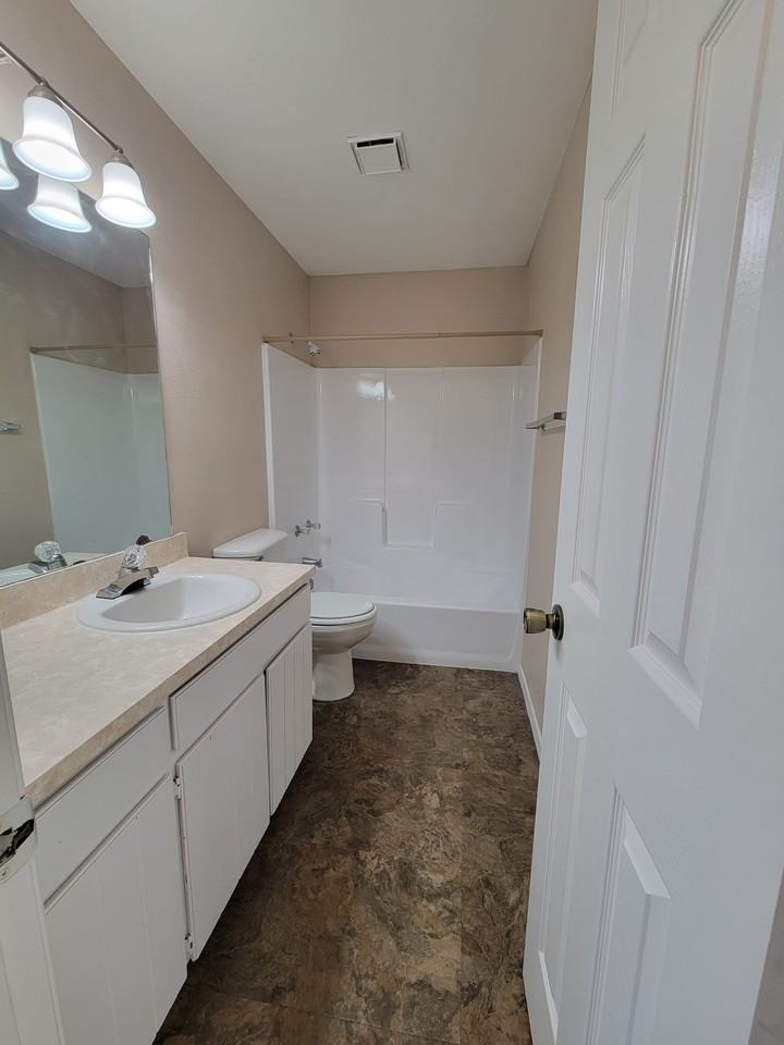 520 Signal Hill Ct S #522 - Photo 6 of 7