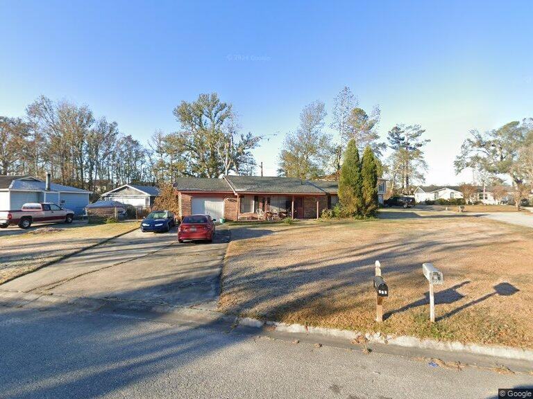 206 Columbia Dr - Photo 2 of 2