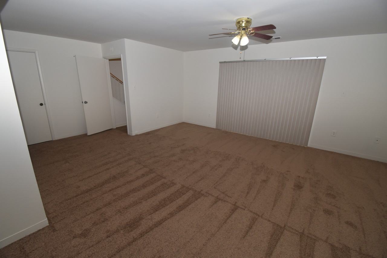 1436 Greenmont Ct - Photo 4 of 22
