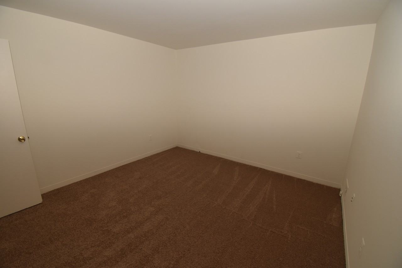 1436 Greenmont Ct - Photo 5 of 22