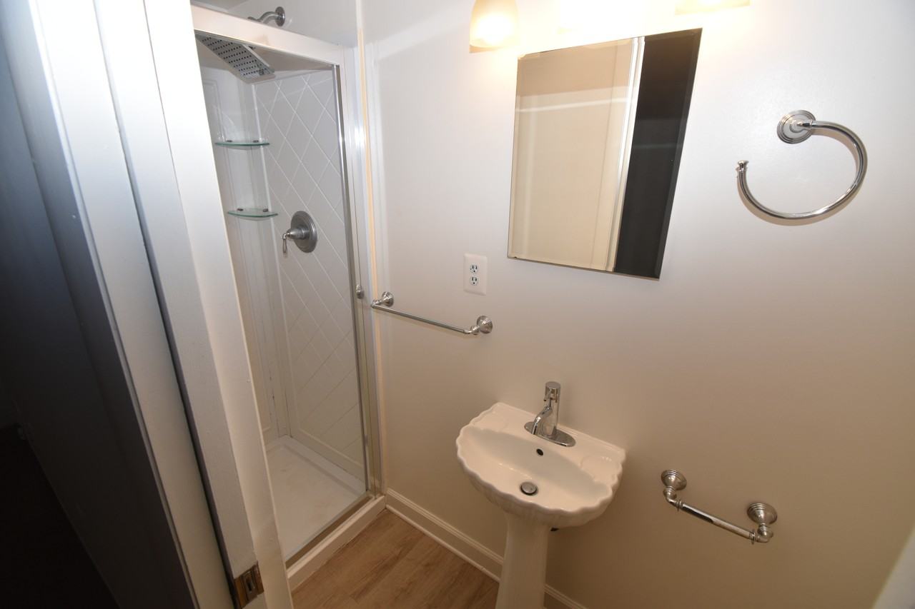 1436 Greenmont Ct - Photo 6 of 22