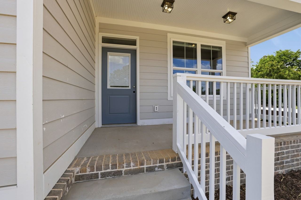 707 Woodmore Ln - Photo 4 of 13