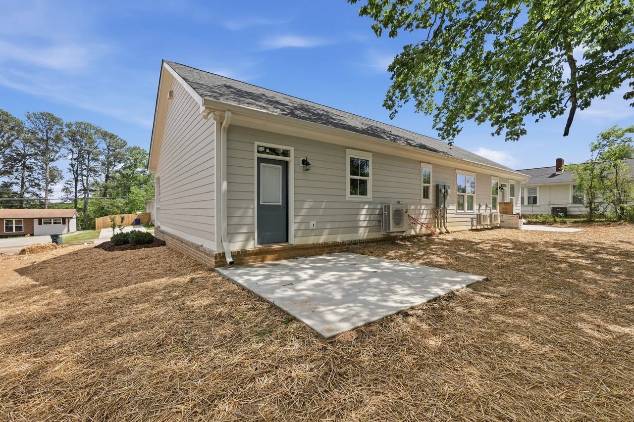 707 Woodmore Ln - Photo 5 of 13