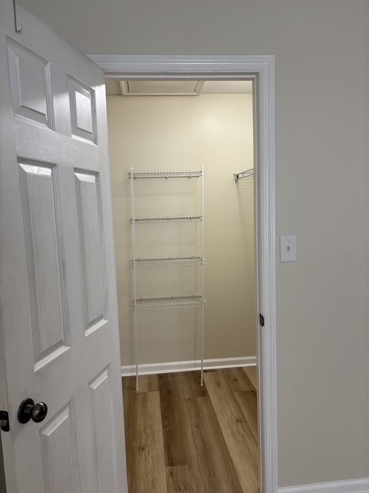 1510 Abby Way - Photo 4 of 12