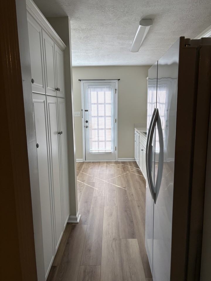 1510 Abby Way - Photo 6 of 12