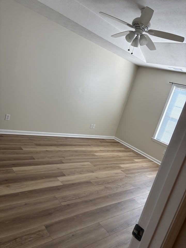 1510 Abby Way - Photo 7 of 12