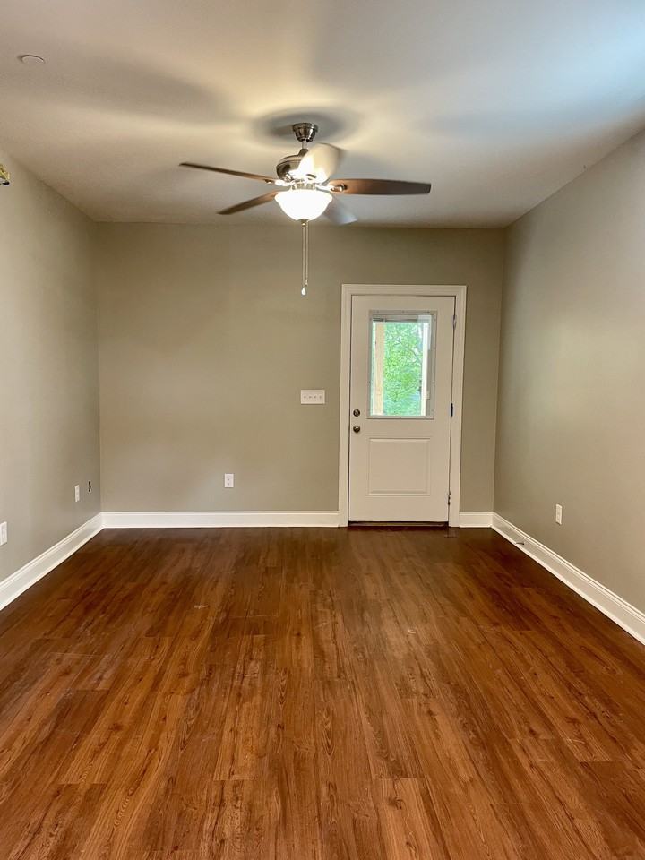 707 Woodmore Ln #A - Photo 3 of 6